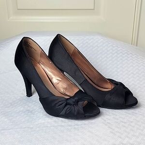 Mootsies Tootsies Mobrigg Blk Satin Pump 6M